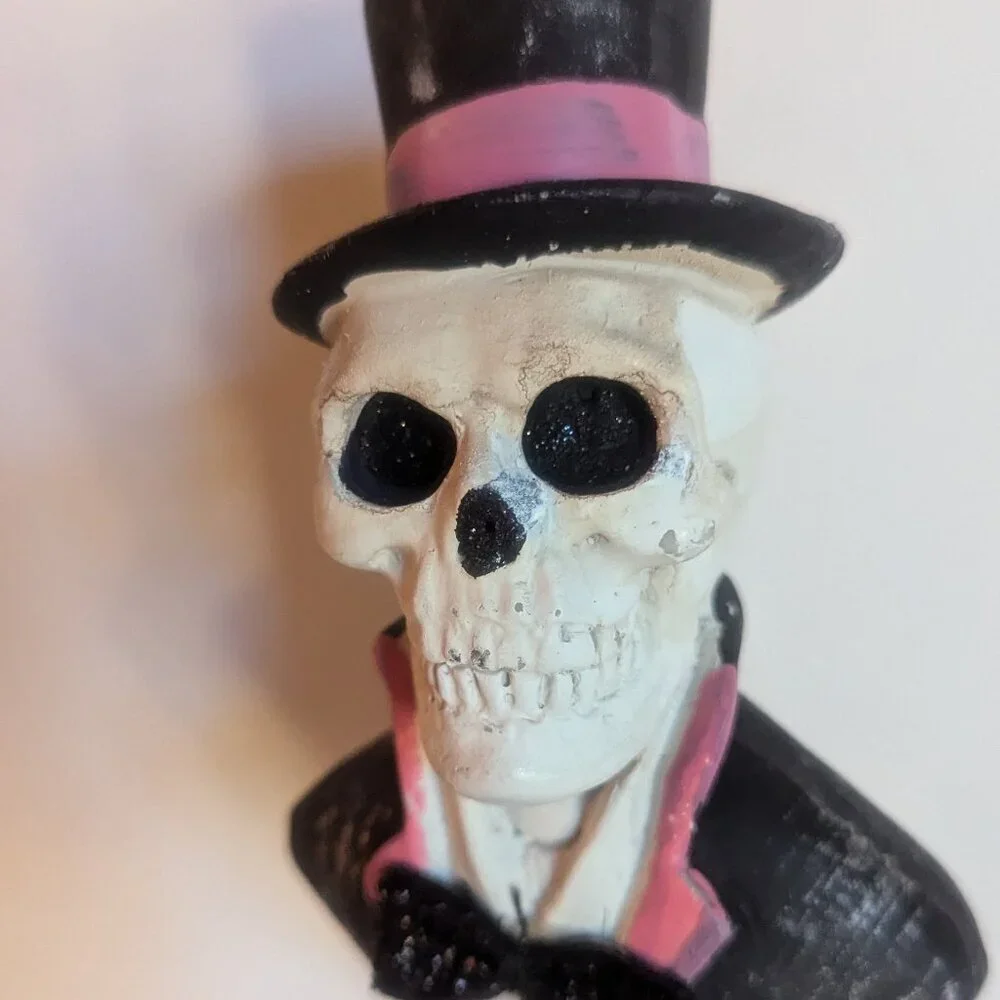 NWT Spooky Skull Top Hat Gentleman Bust on Stand Goth Valloween Steampunk Decor